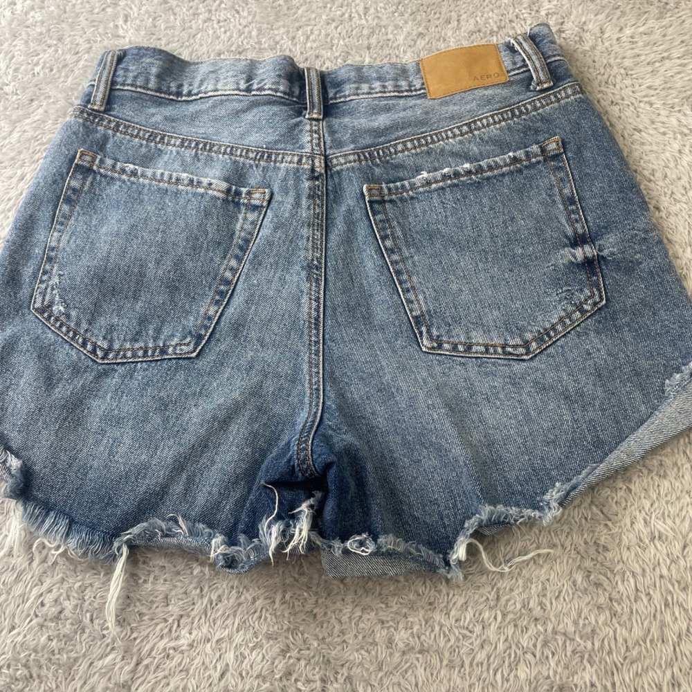 Aeropostale Mom Shorts Womens 10 Blue Distressed High Waisted‎ Denim Frayed Hem - Picture 5 of 7